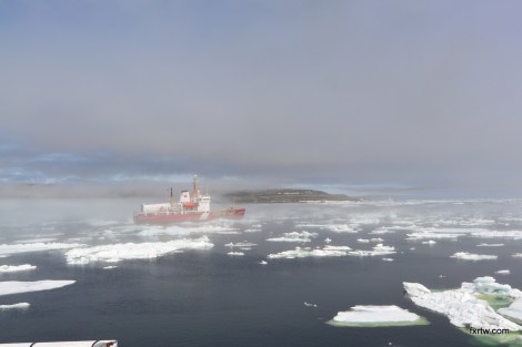 Icebreaker that was in front